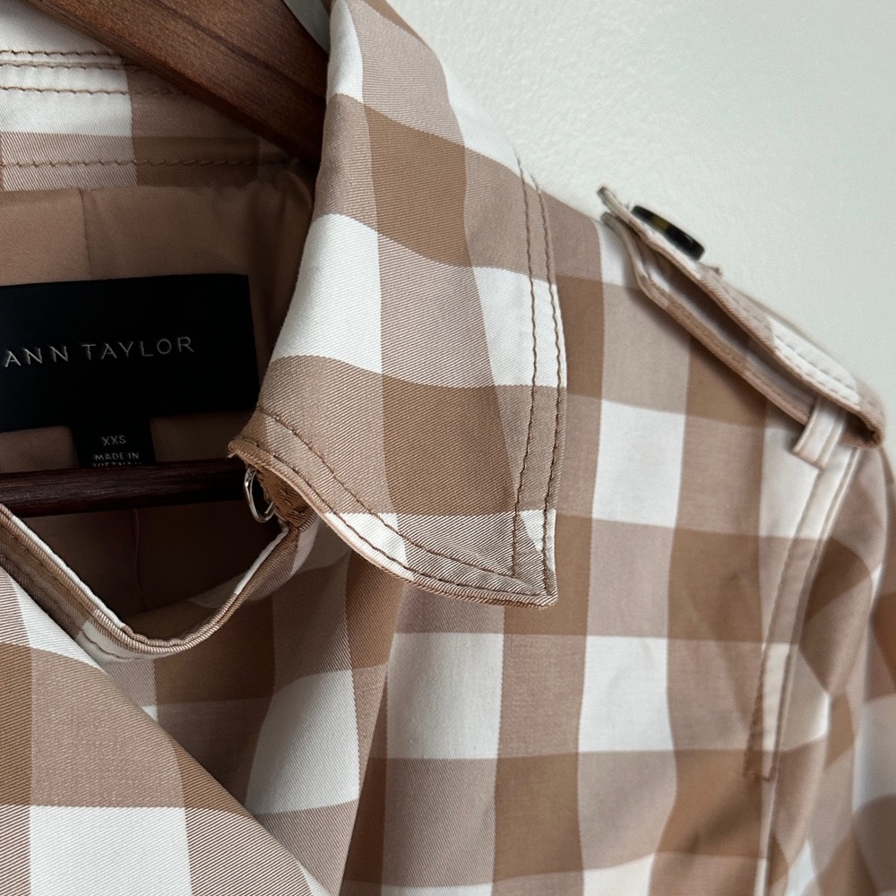 Ann Taylor Tan and White Checkered Trench Coat - Picture 7 of 12